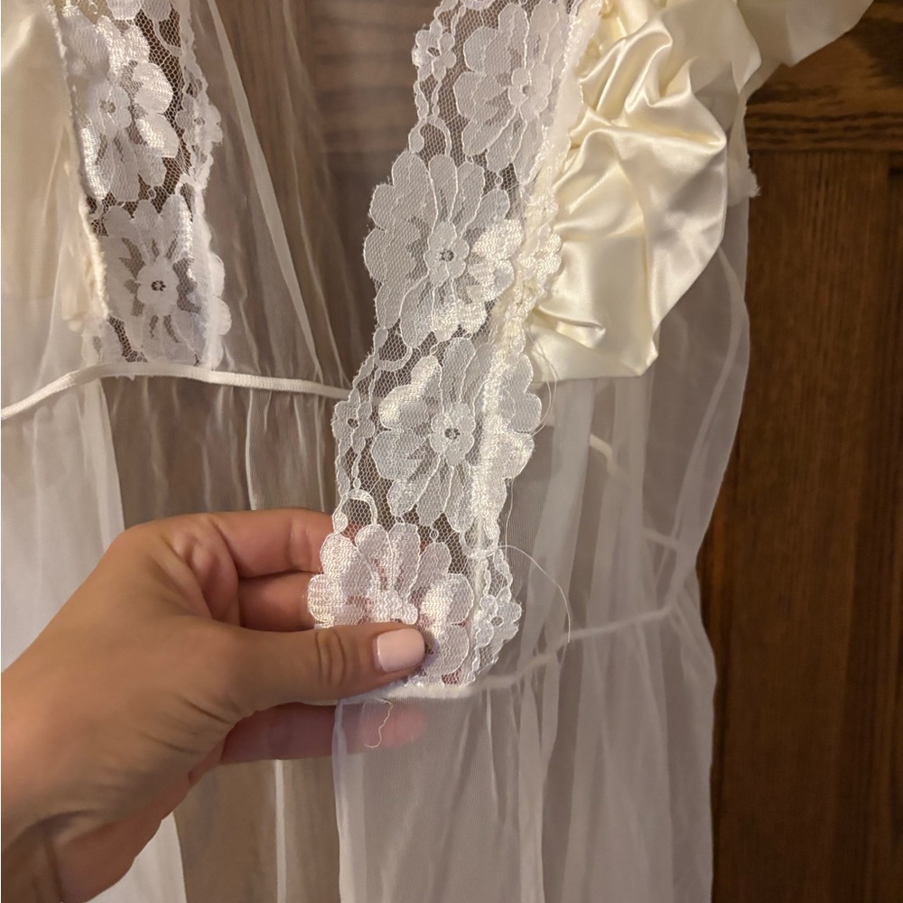 Vintage Val Moda Satin Lace Nightgown Peignoir Robe Sheer One Size Bridal GOrG - Picture 3 of 6